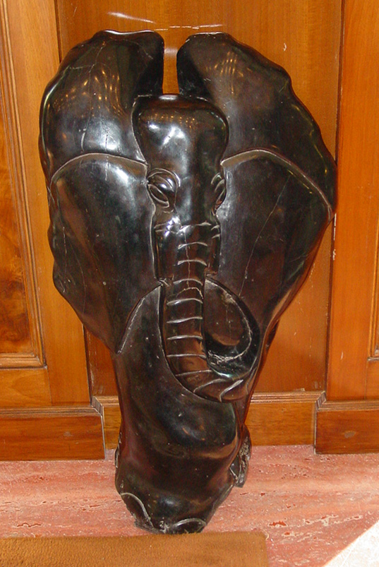 Helmut pizzinin: Sculture Design Elefante in marmo del XX Secolo Pezzo di storia autentico - Robertaebasta® Art Gallery opere d’arte esclusive.
